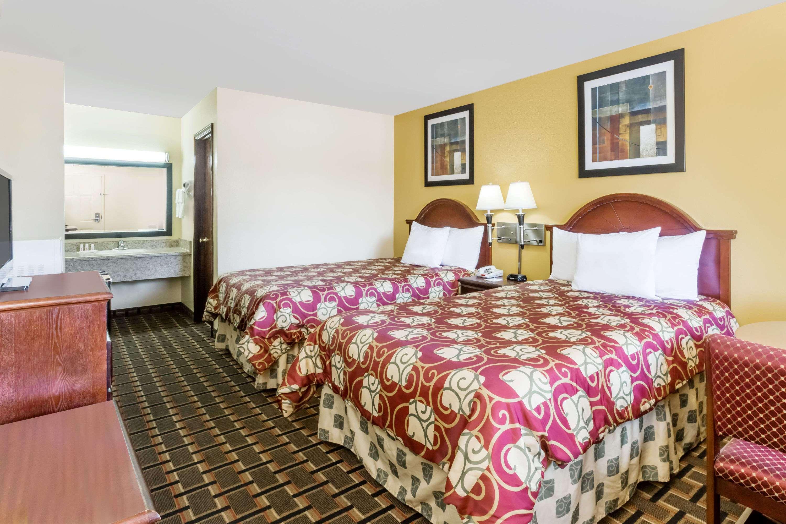 Days Inn Blakely Bagian luar foto