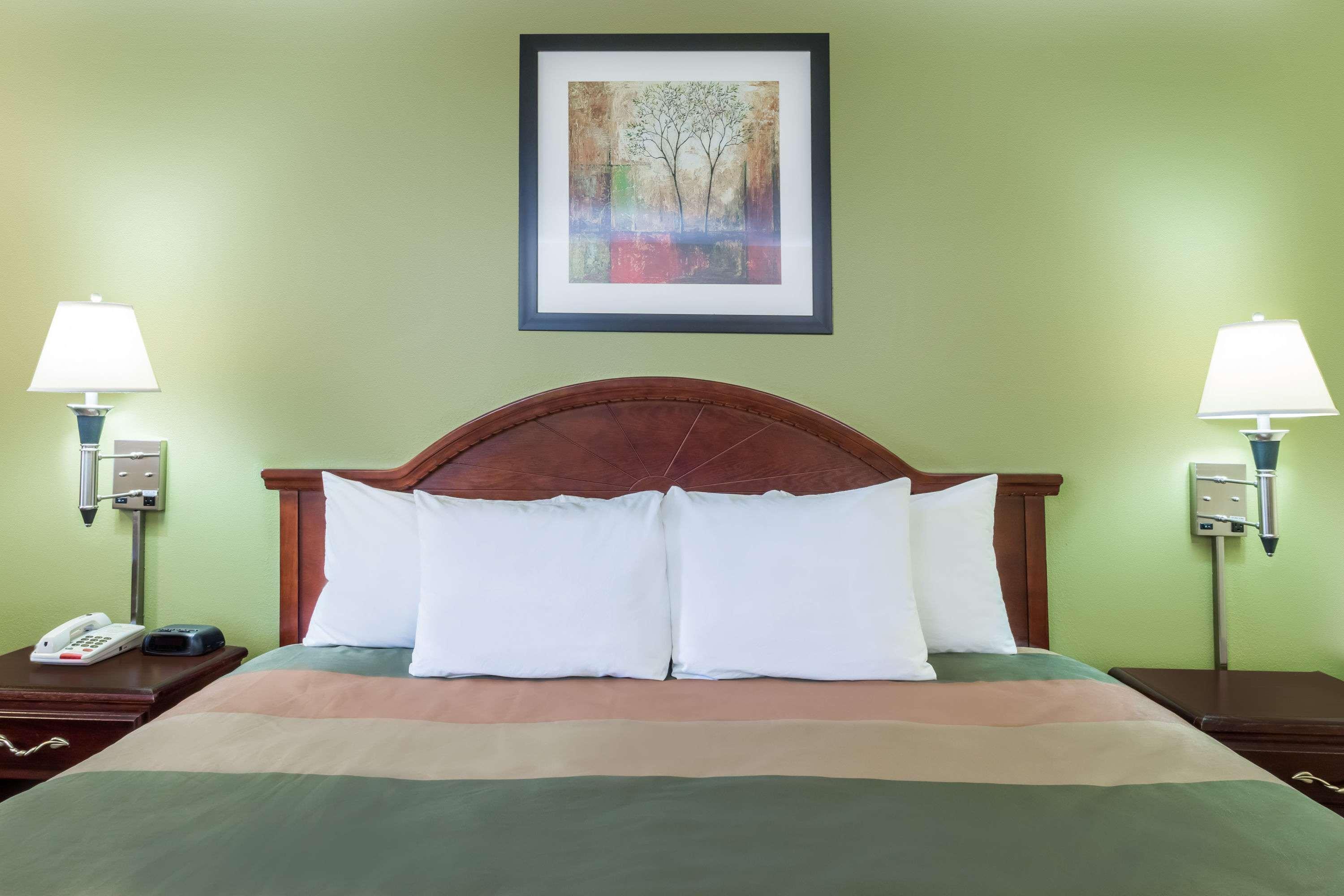Days Inn Blakely Bagian luar foto