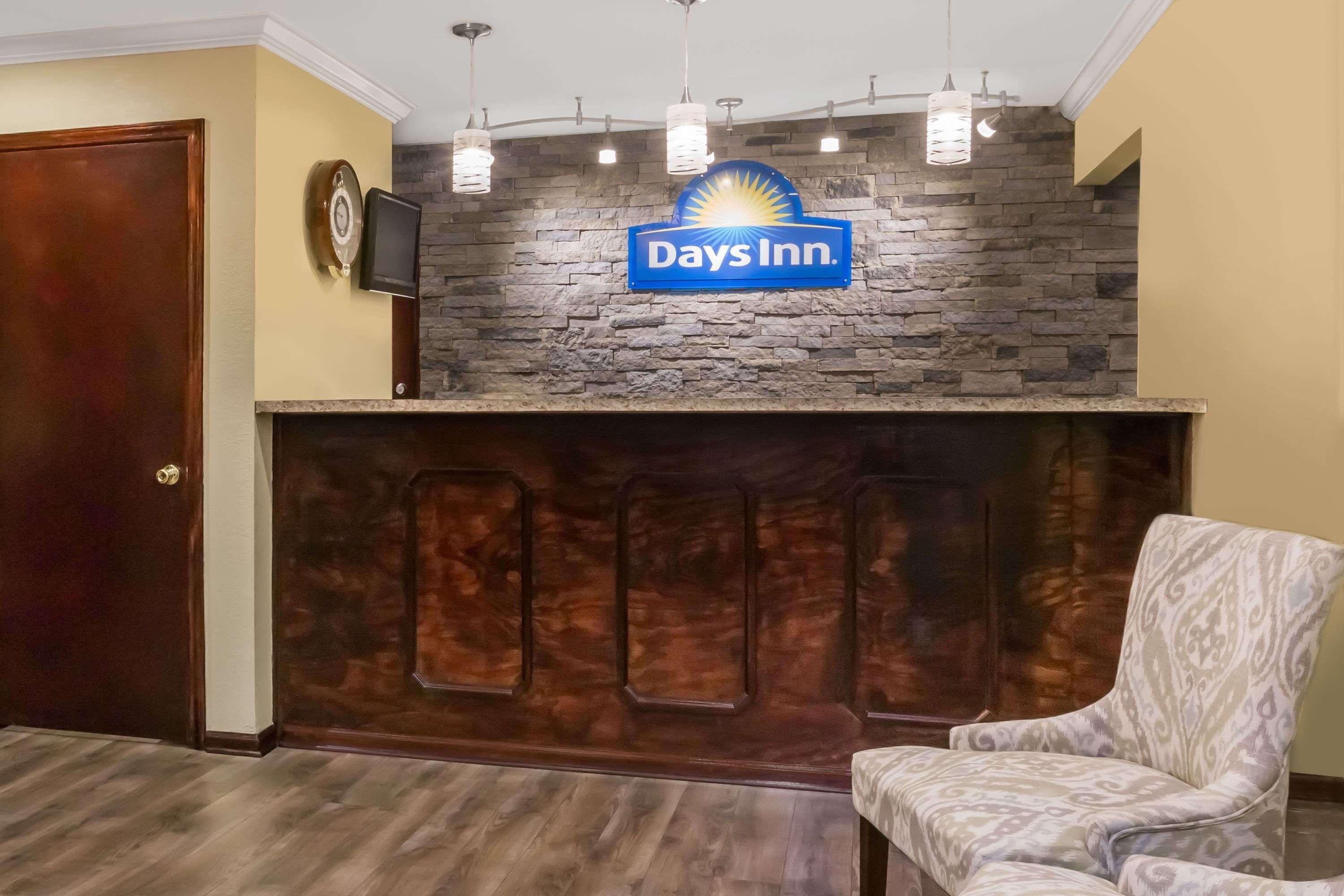 Days Inn Blakely Bagian luar foto